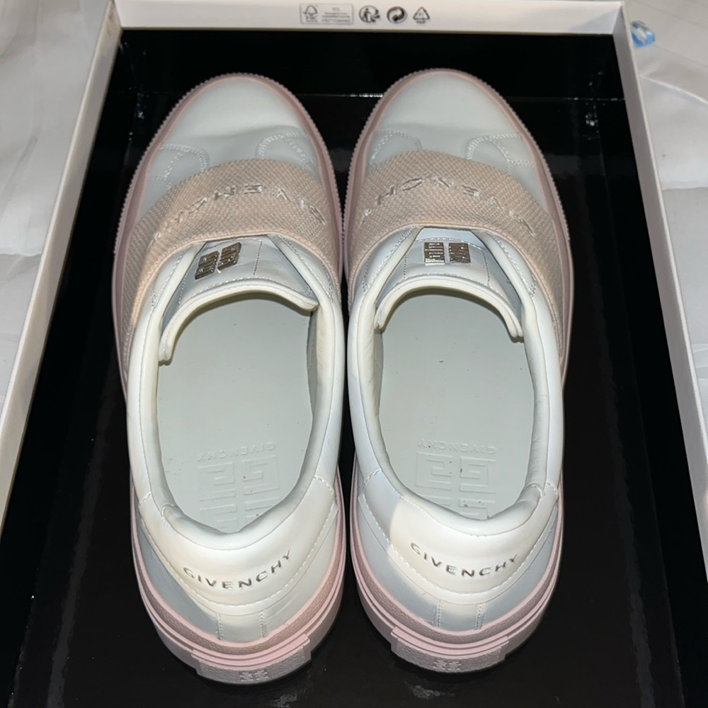 🔥Givenchy Sneakers🔥